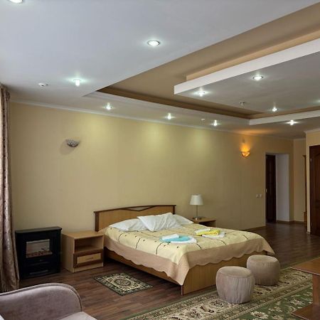Hotel Tri Korony Czołponata Zewnętrze zdjęcie