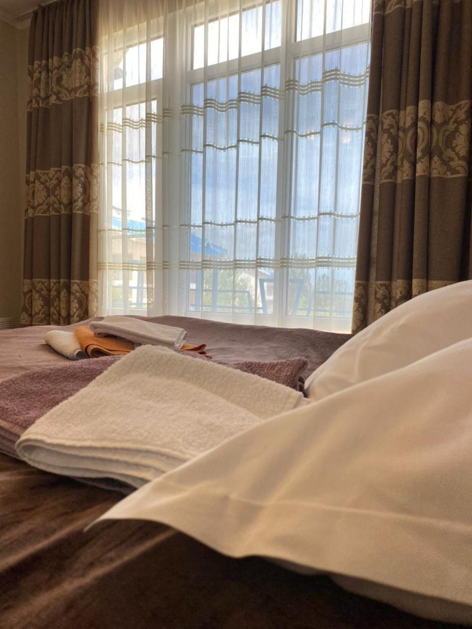 Hotel Tri Korony Czołponata Zewnętrze zdjęcie