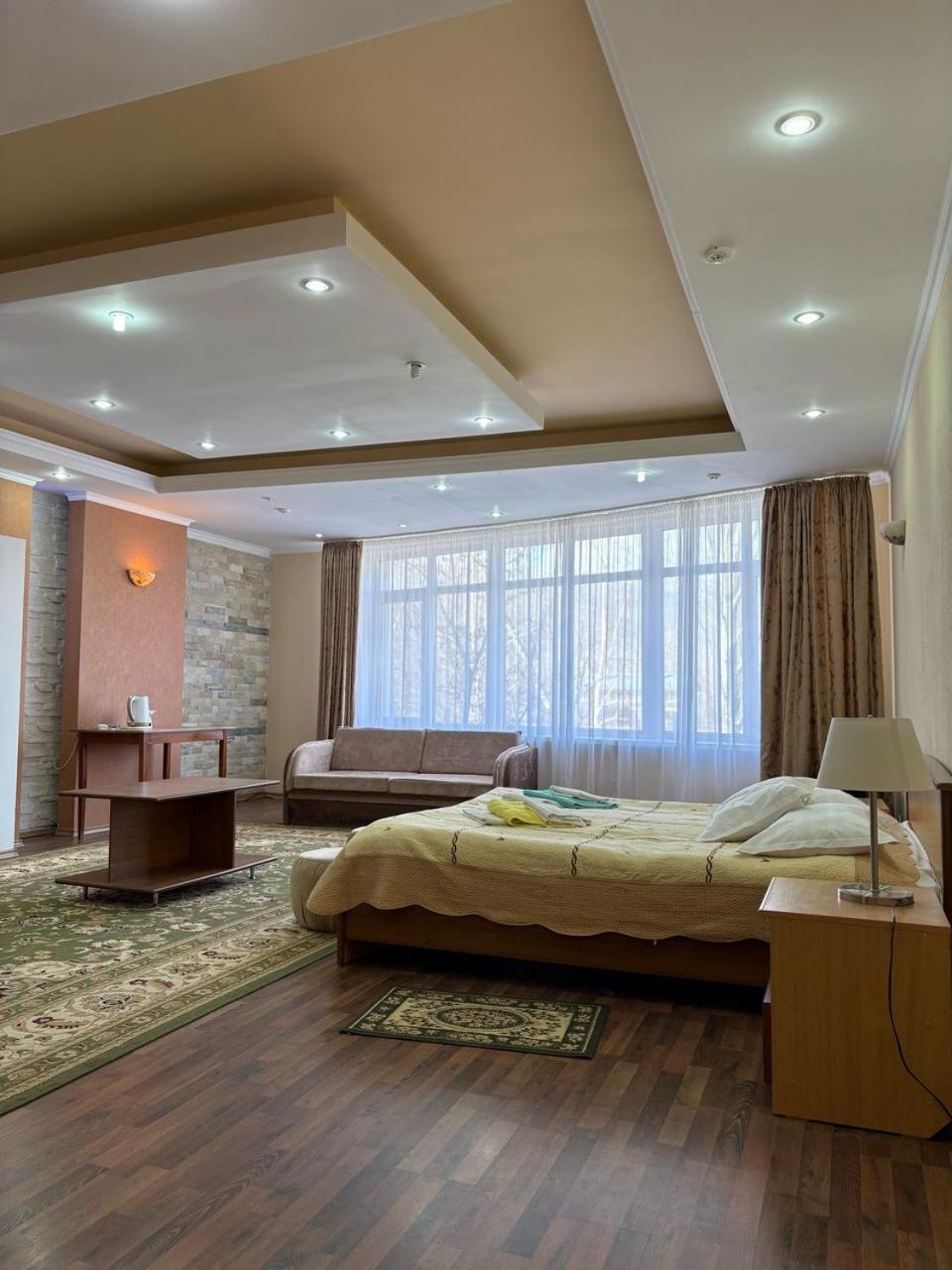 Hotel Tri Korony Czołponata Zewnętrze zdjęcie