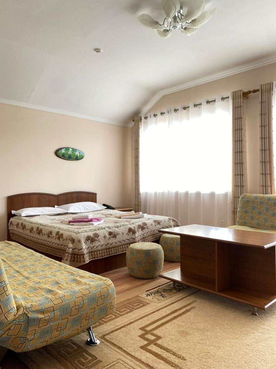 Hotel Tri Korony Czołponata Zewnętrze zdjęcie