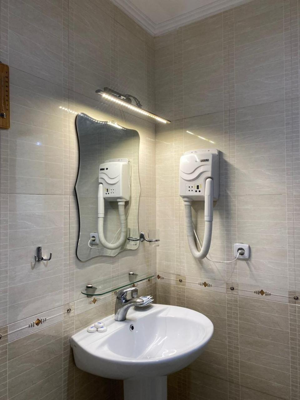 Hotel Tri Korony Czołponata Zewnętrze zdjęcie