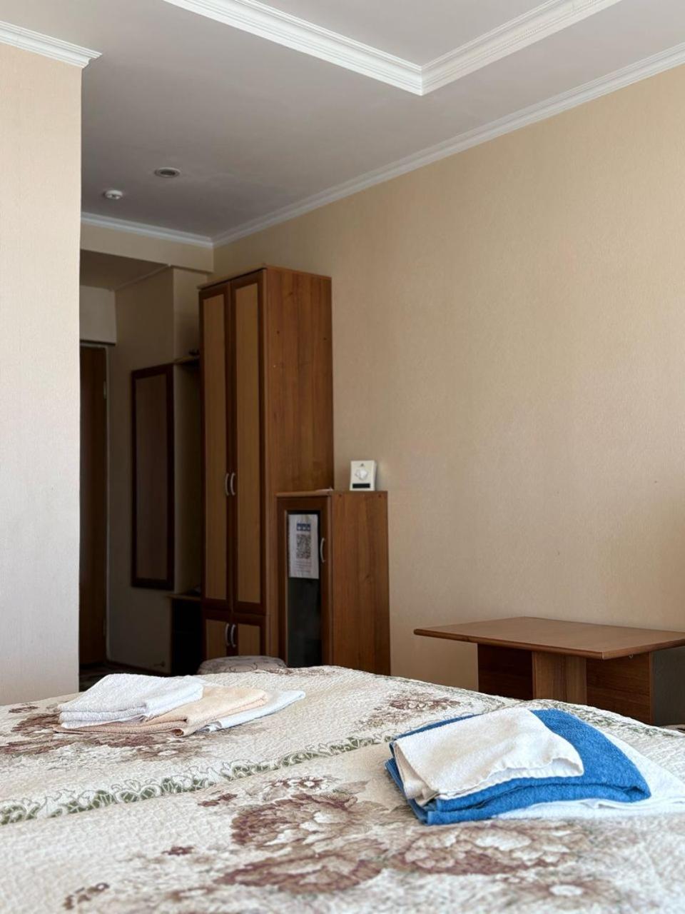 Hotel Tri Korony Czołponata Zewnętrze zdjęcie