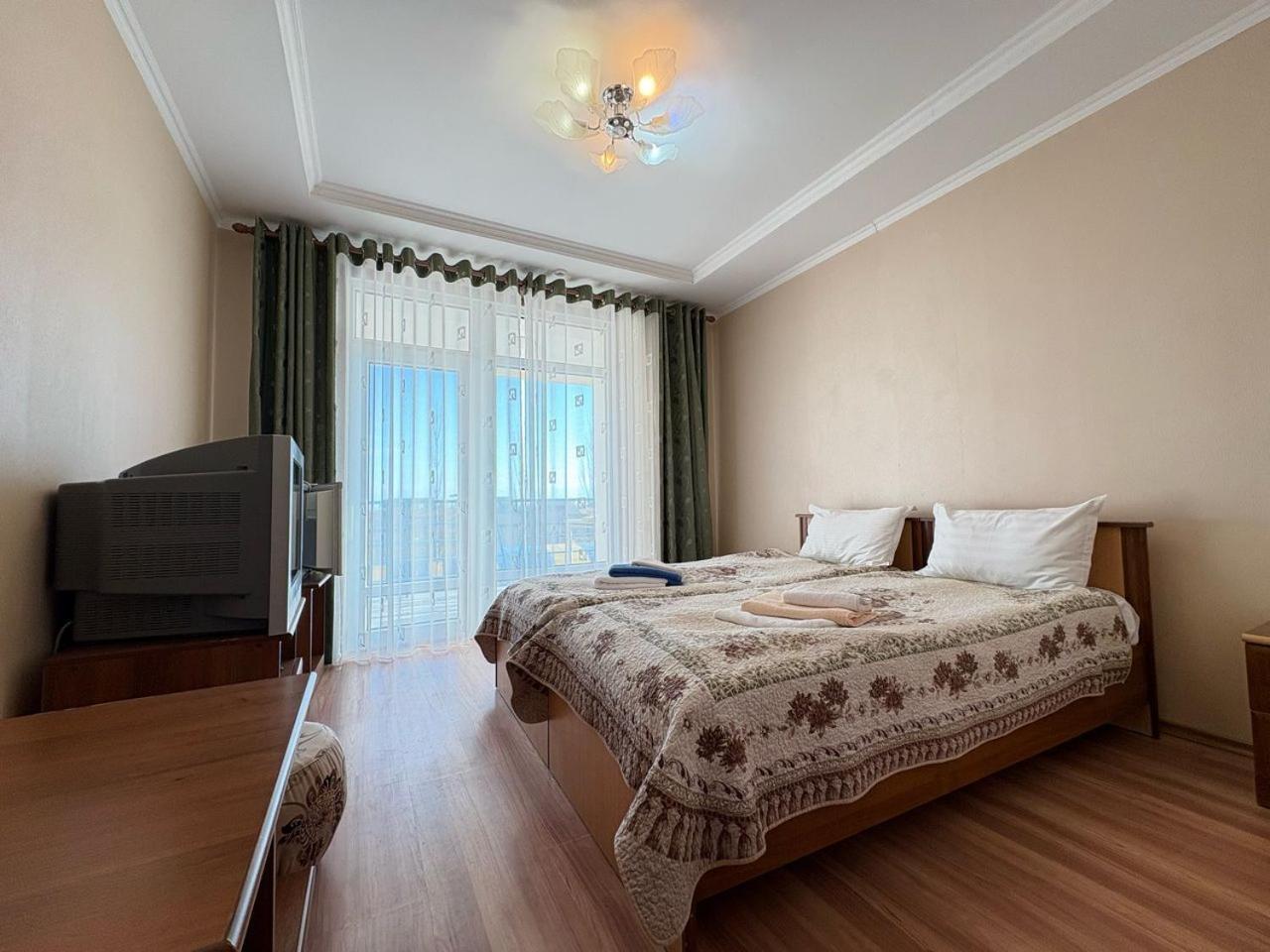 Hotel Tri Korony Czołponata Zewnętrze zdjęcie